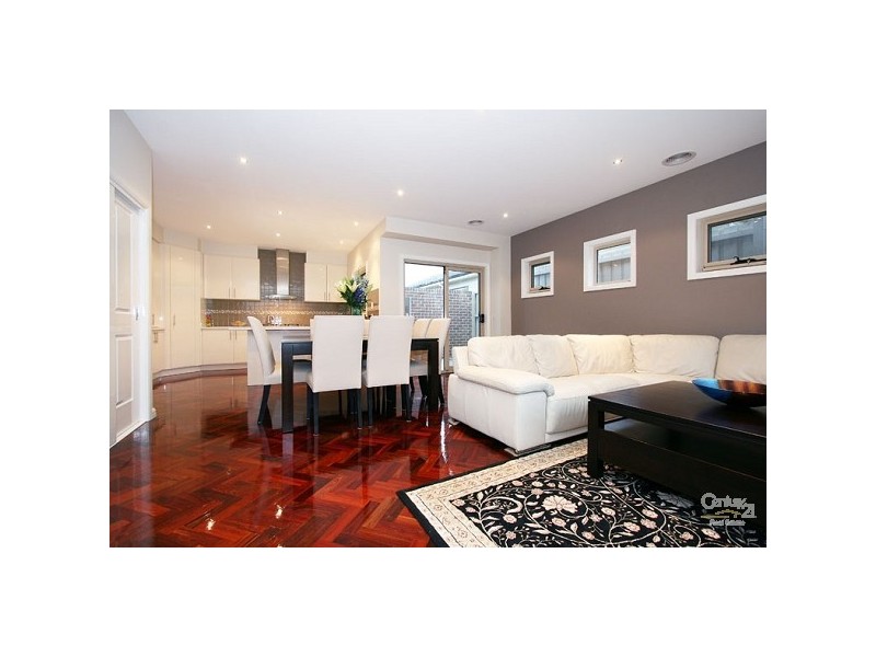 2/15 Beverley Street, Doncaster East VIC 3109