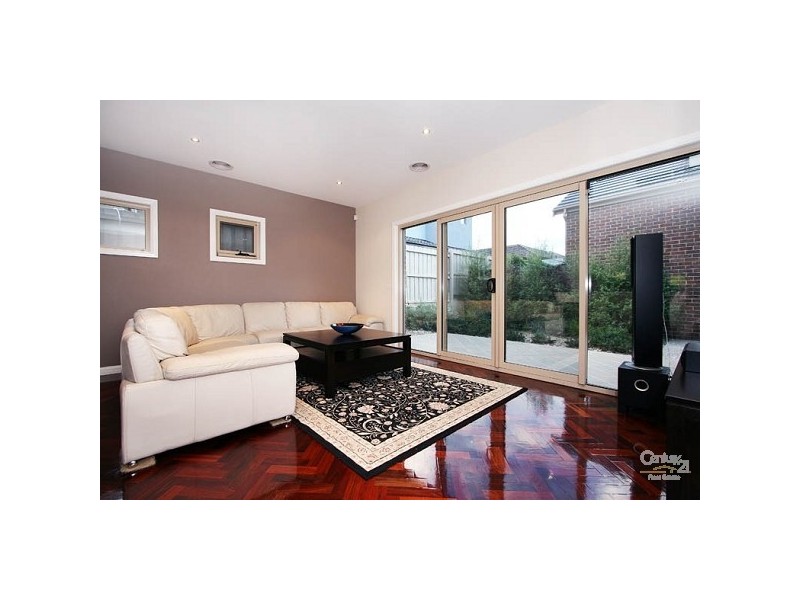 2/15 Beverley Street, Doncaster East VIC 3109