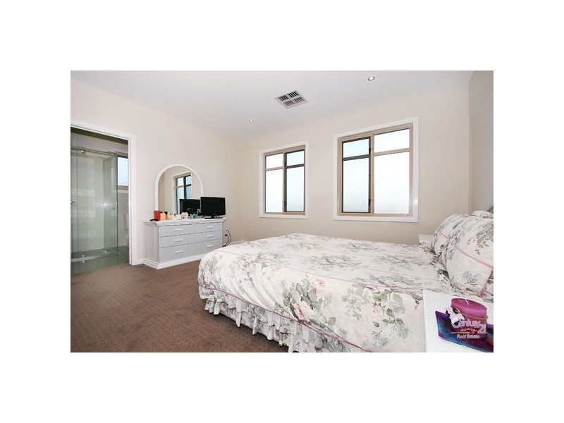 2/15 Beverley Street, Doncaster East VIC 3109