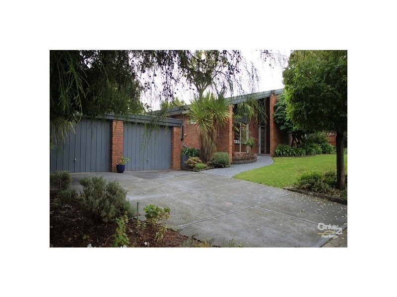 43 Shakespeare Drive, Templestowe VIC 3106