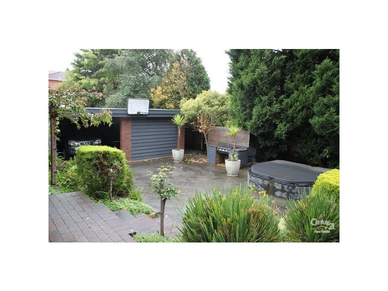 43 Shakespeare Drive, Templestowe VIC 3106