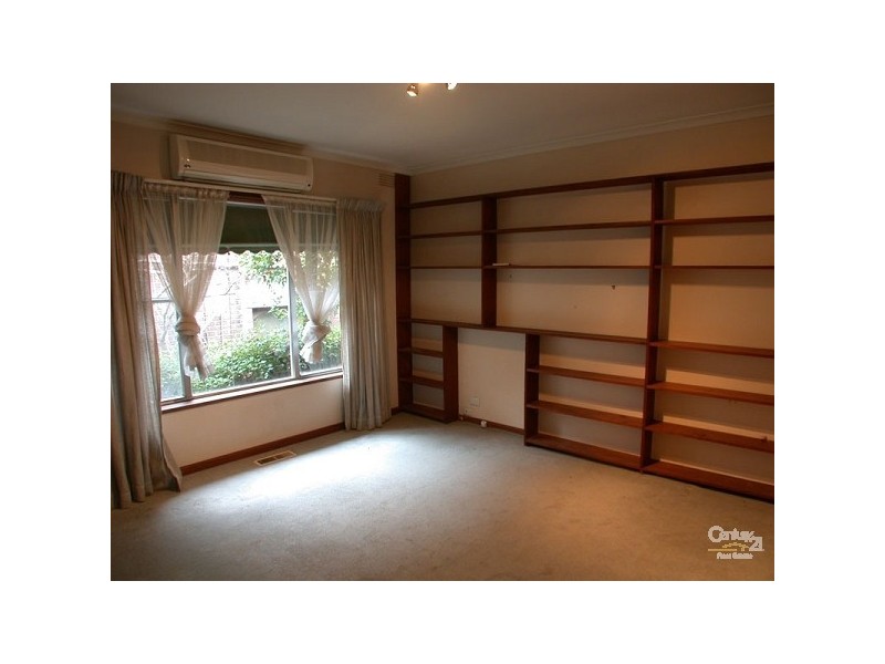 52 WHITTENS LANE, Doncaster VIC 3108