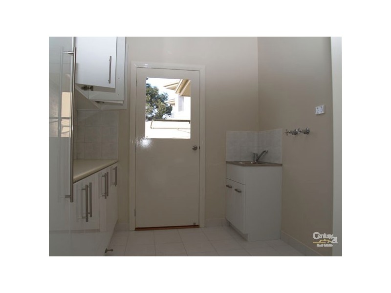 2/22 FINCH STREET, Notting Hill VIC 3168