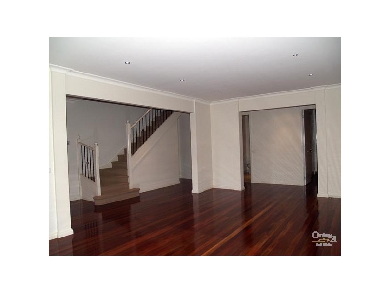 2/2B Minaki Avenue, Doncaster East VIC 3109