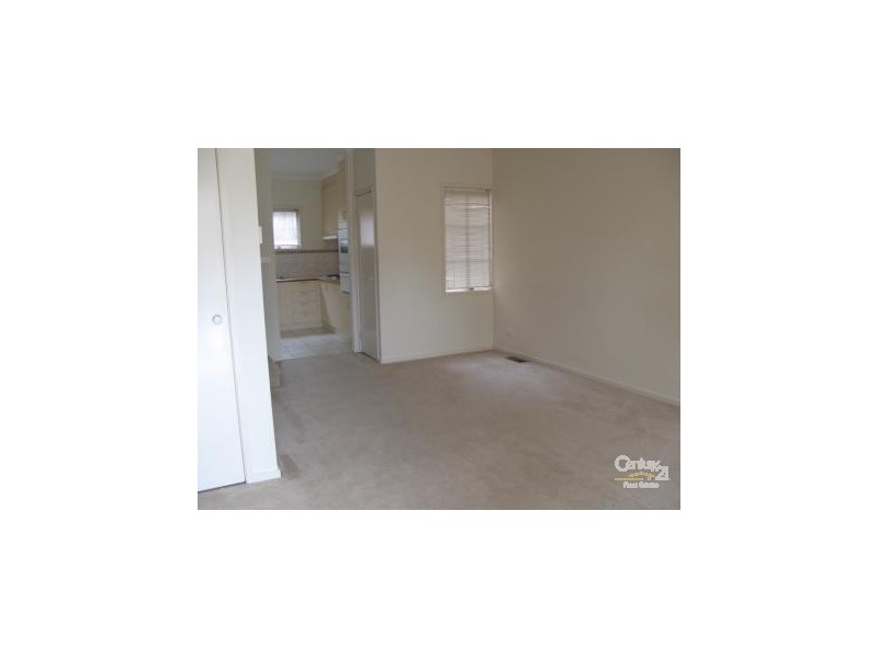 2/207 Reynolds Road, Doncaster East VIC 3109