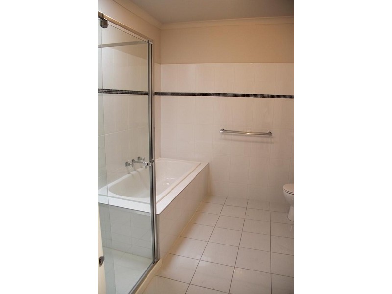 2/20 Queens Avenue Doncaster, Doncaster VIC 3108