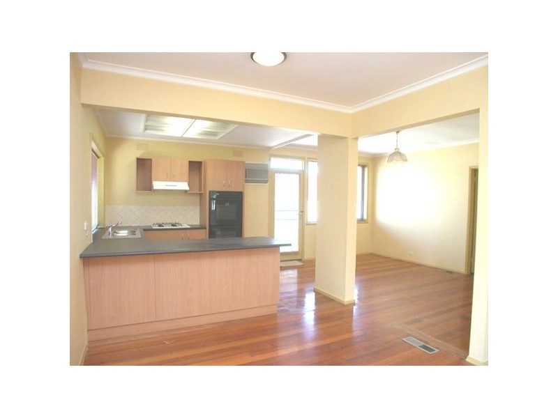 411 Manningham Rd, Doncaster VIC 3108