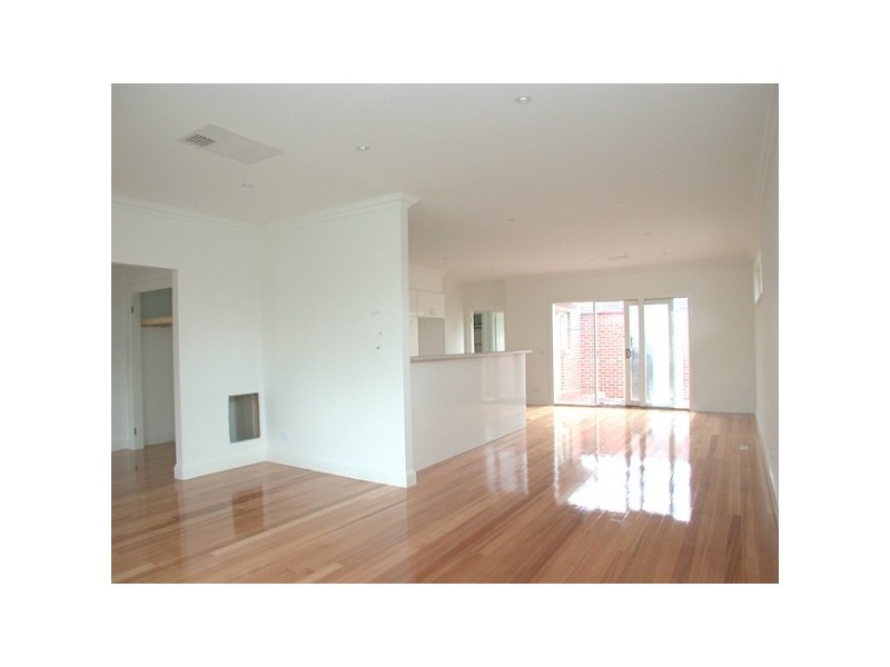 1/915 Doncaster Rd, Doncaster East VIC 3109