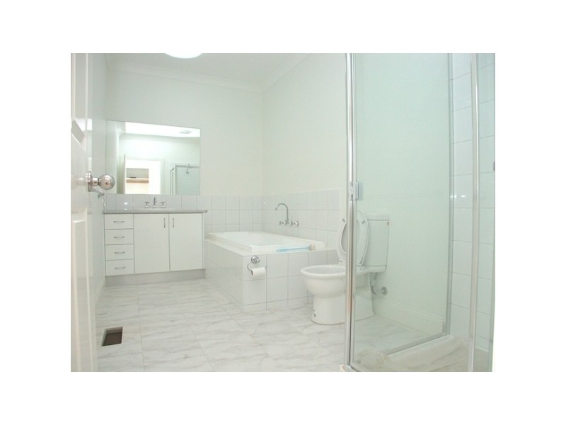 1/915 Doncaster Rd, Doncaster East VIC 3109