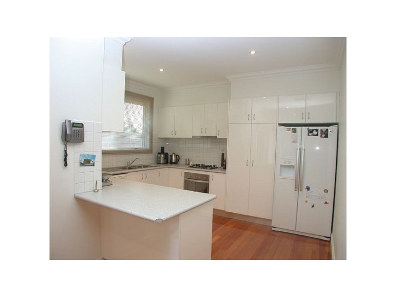 2/915 Doncaster Rd, Doncaster East VIC 3109