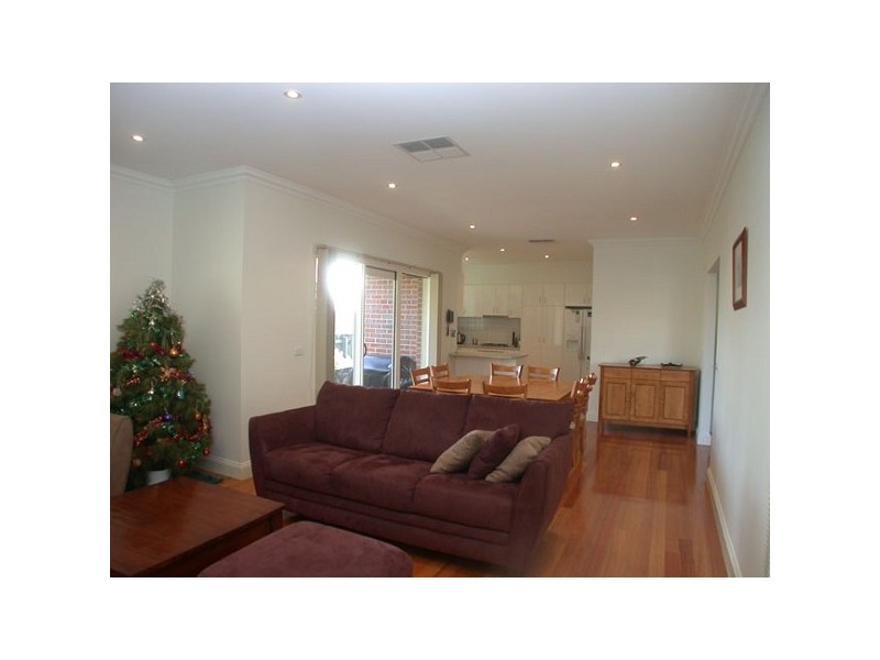 2/915 Doncaster Rd, Doncaster East VIC 3109