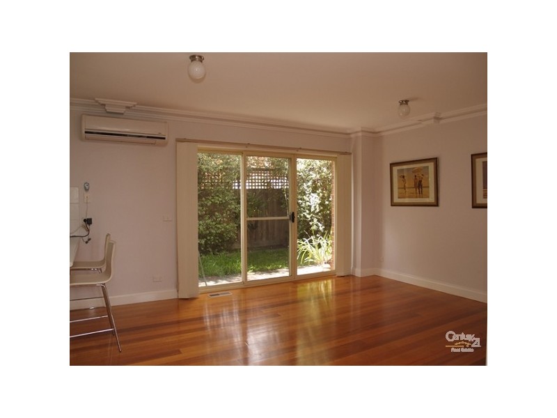 2/8 Roger Street, Doncaster East VIC 3109