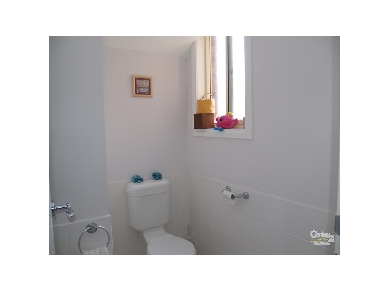 2/8 Roger Street, Doncaster East VIC 3109