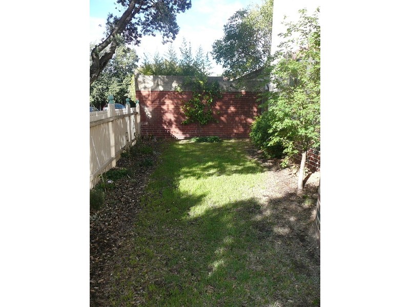 1/20A Albion Street, St Kilda East VIC 3183