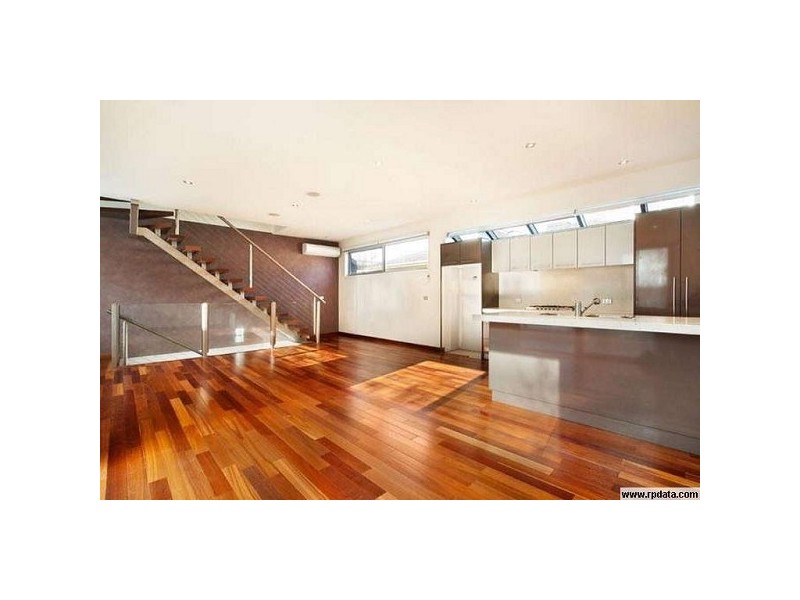 2/27 Selwyn Avenue, Elwood VIC 3184