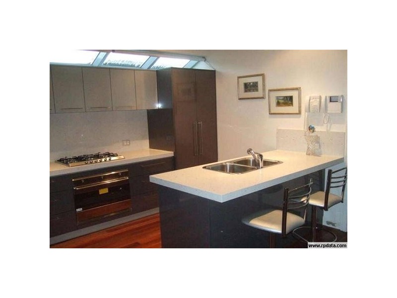 2/27 Selwyn Avenue, Elwood VIC 3184