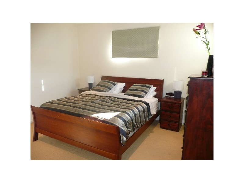 24 Heaton Avenue, Elwood VIC 3184