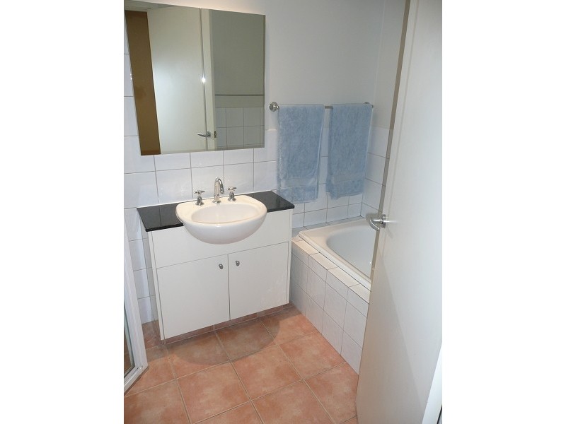 24 Heaton Avenue, Elwood VIC 3184