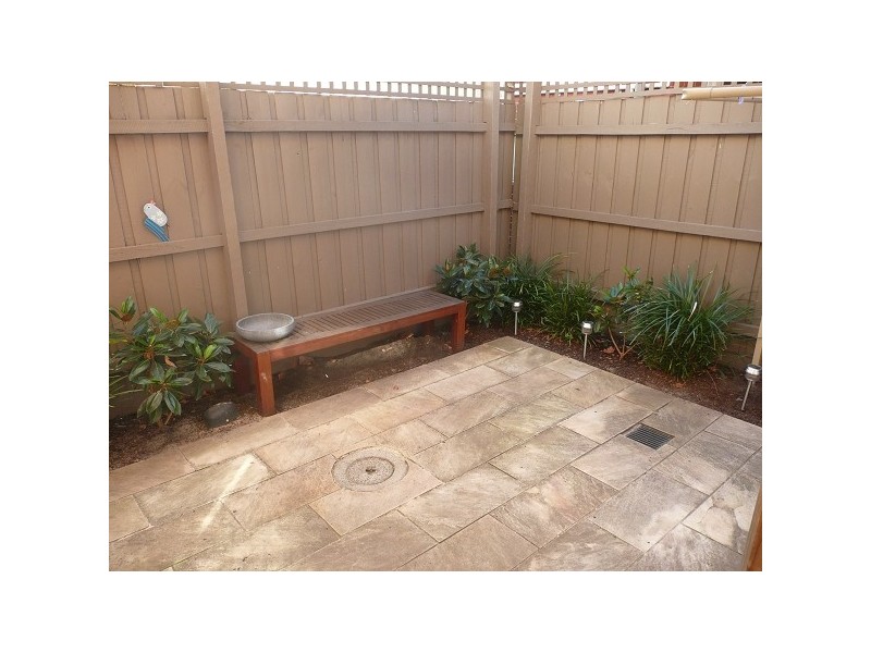 24 Heaton Avenue, Elwood VIC 3184