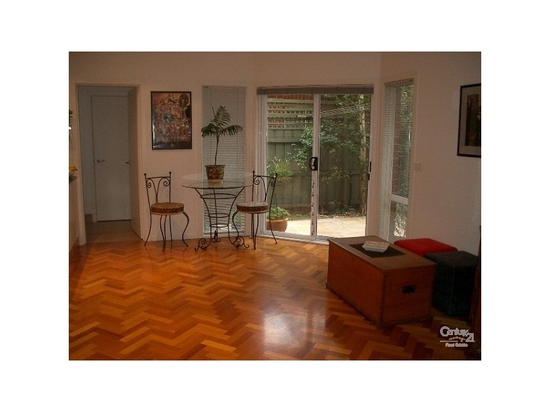 28 Heaton Avenue, Elwood VIC 3184