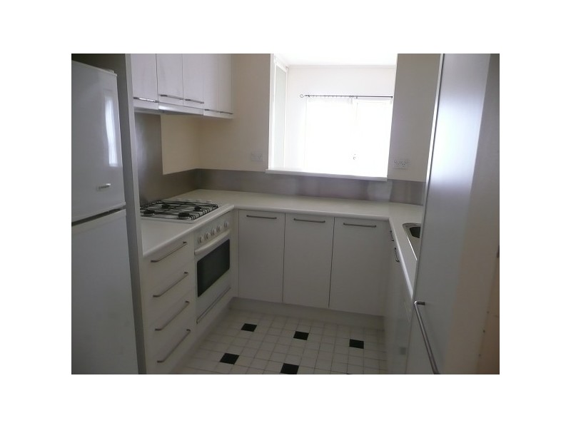 23/2 Wellington Crescent, East Melbourne VIC 3002