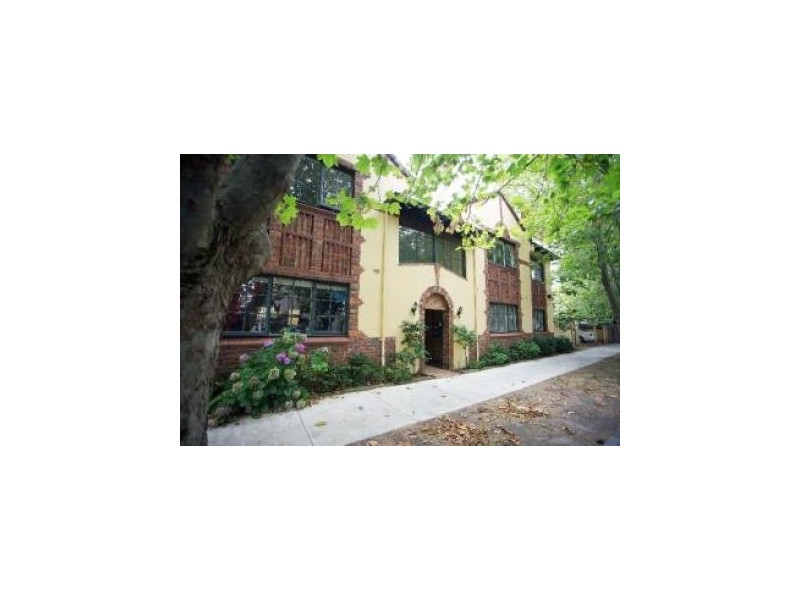 1/4A Meredith Street, Elwood VIC 3184