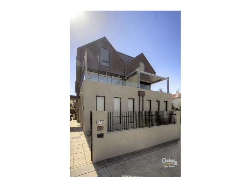 2/65 Marine Parade, Elwood VIC 3184