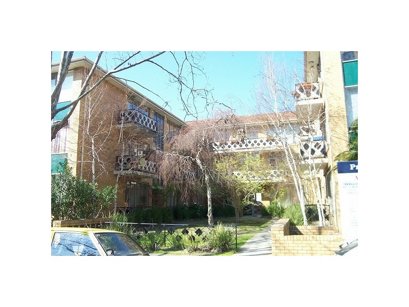 12/3 Wimbledon Avenue, Elwood VIC 3184