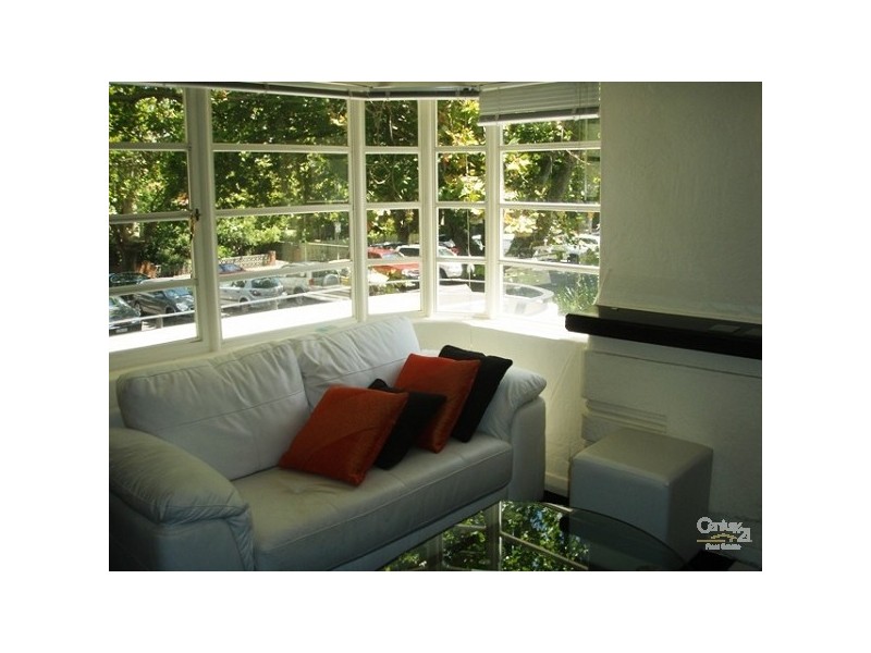 2/49 Broadway, Elwood VIC 3184