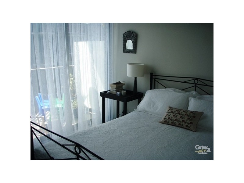 D406/2 Rouse Street, Port Melbourne VIC 3207