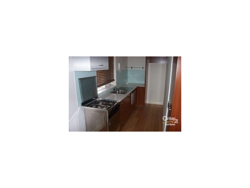 4/19 Tiuna Grove, Elwood VIC 3184