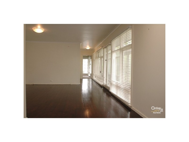 10 Normandy Road, Elwood VIC 3184