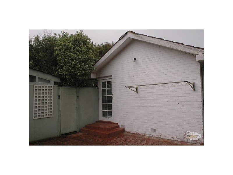 10 Normandy Road, Elwood VIC 3184