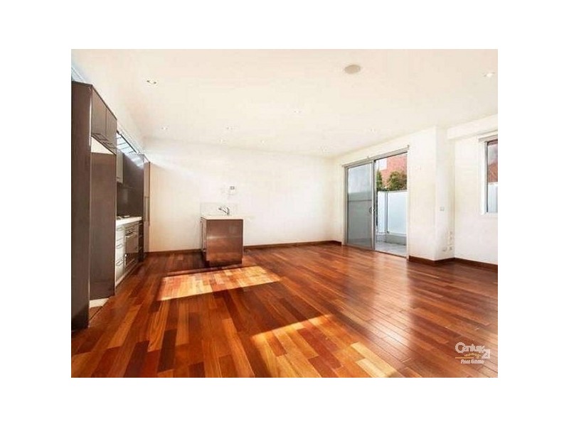 2/27 Selwyn Avenue, Elwood VIC 3184