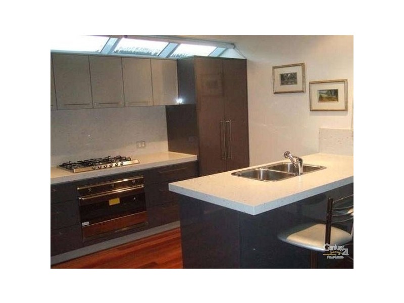 2/27 Selwyn Avenue, Elwood VIC 3184