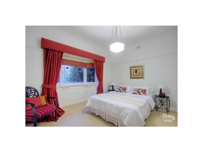 128 Ruskin Street, Elwood VIC 3184