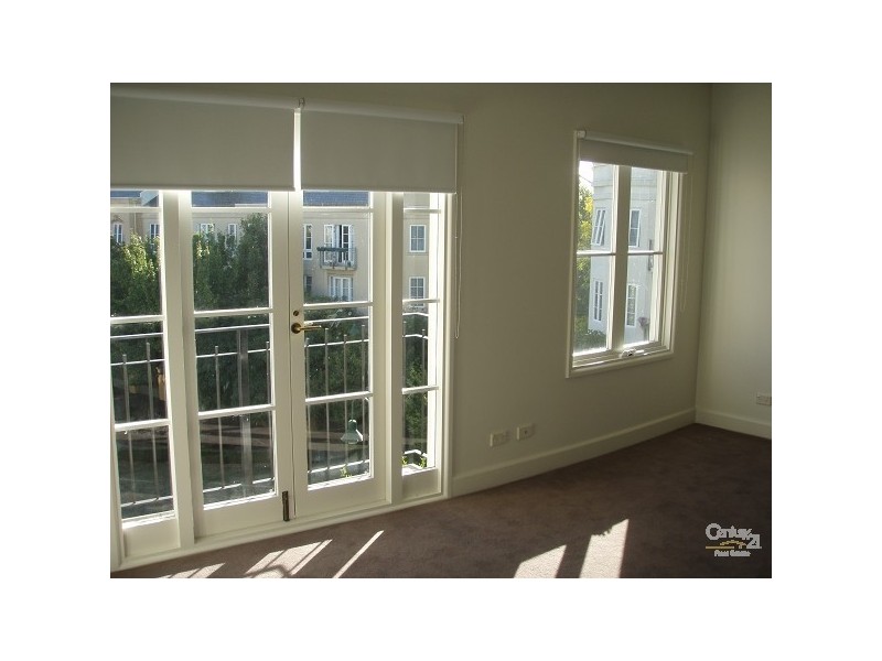 23/2 Wellington Crescent, East Melbourne VIC 3002