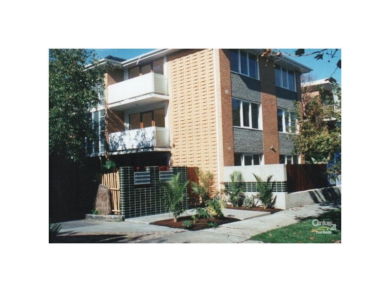 4/19 Tiuna Grove, Elwood VIC 3184