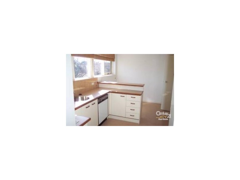 3/9 Tiuna Grove, Elwood VIC 3184