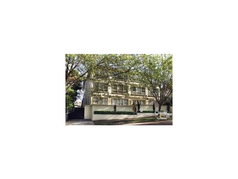 3/18 Burns St, Elwood VIC 3184