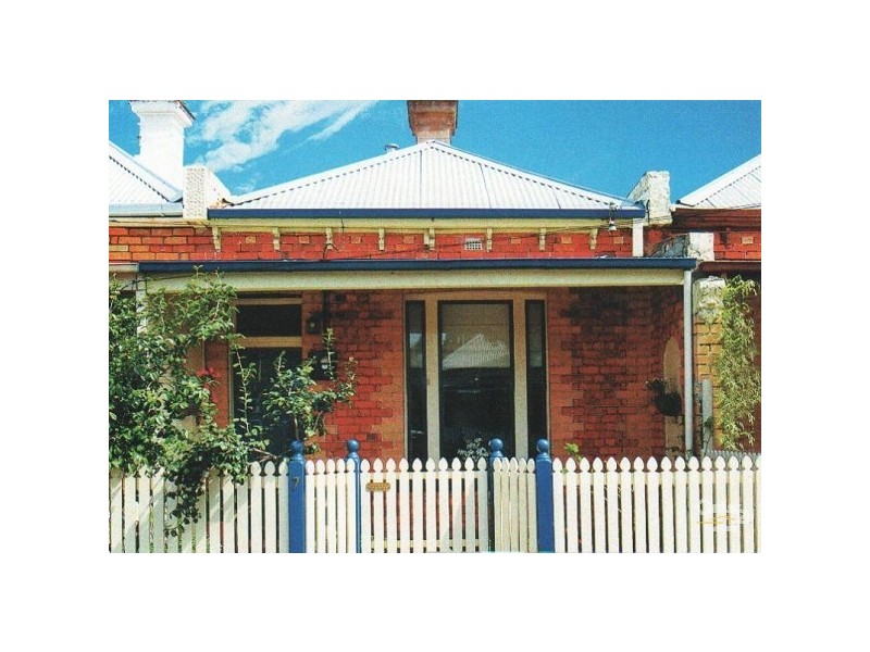 7 Moore Street, Elwood VIC 3184