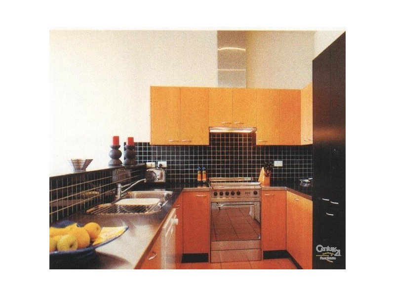 7 Moore Street, Elwood VIC 3184