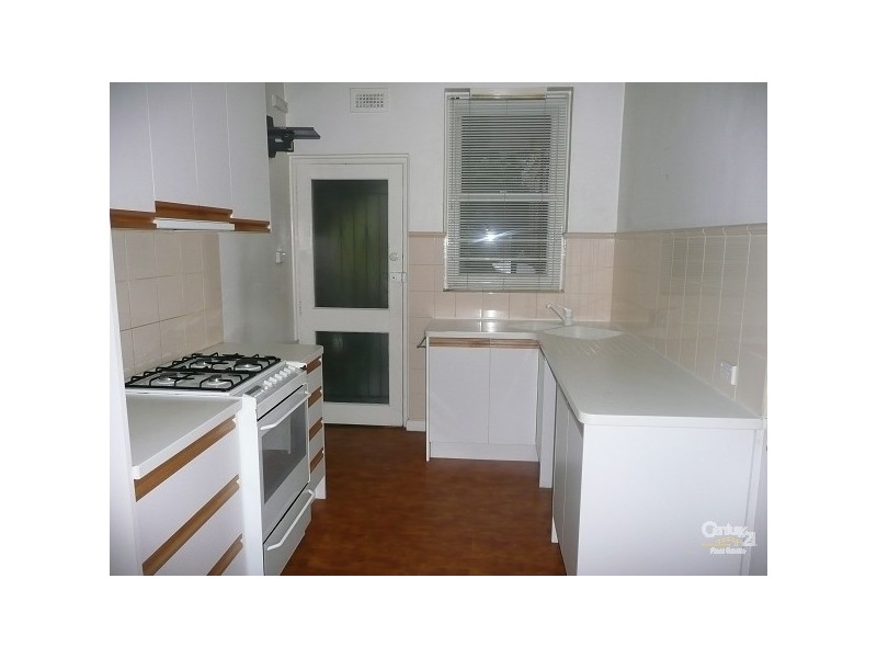 2/51 Ormond Esplanade, Elwood VIC 3184