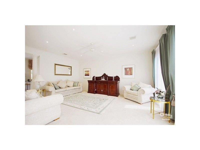 2/12-14 Blanche, Elsternwick VIC 3185