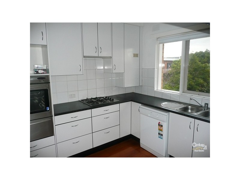 17/45A Ormond Esplanade, Elwood VIC 3184