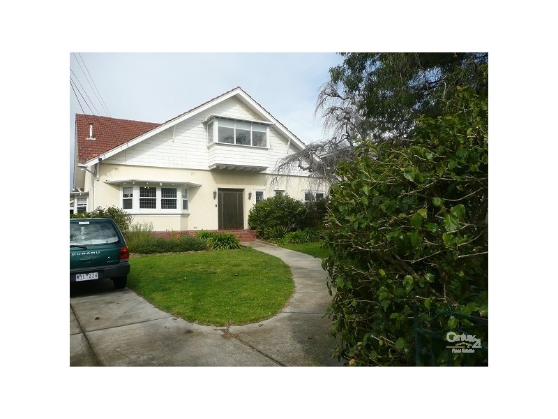 13 Normandy Road, Elwood VIC 3184