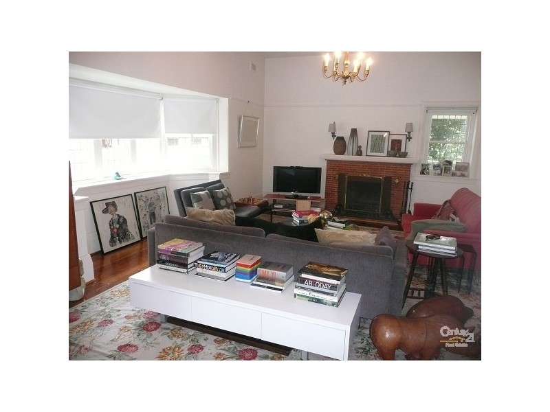 13 Normandy Road, Elwood VIC 3184