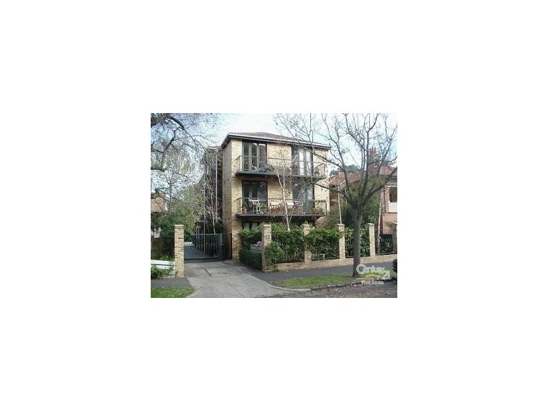 2/25 Herbert Street, St Kilda VIC 3182