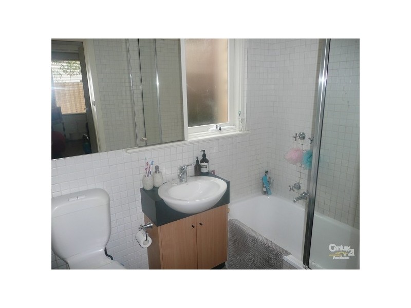 2/25 Herbert Street, St Kilda VIC 3182