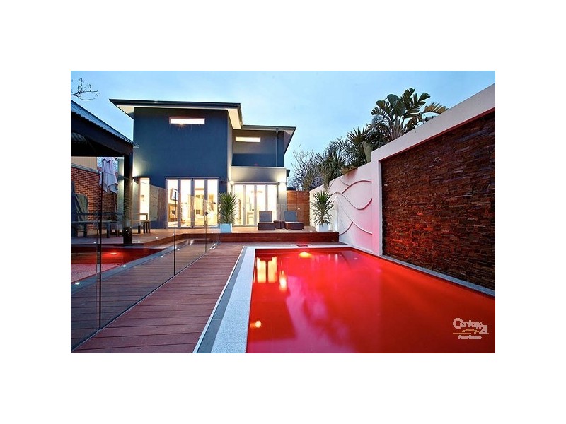 16 Wave, Elwood VIC 3184